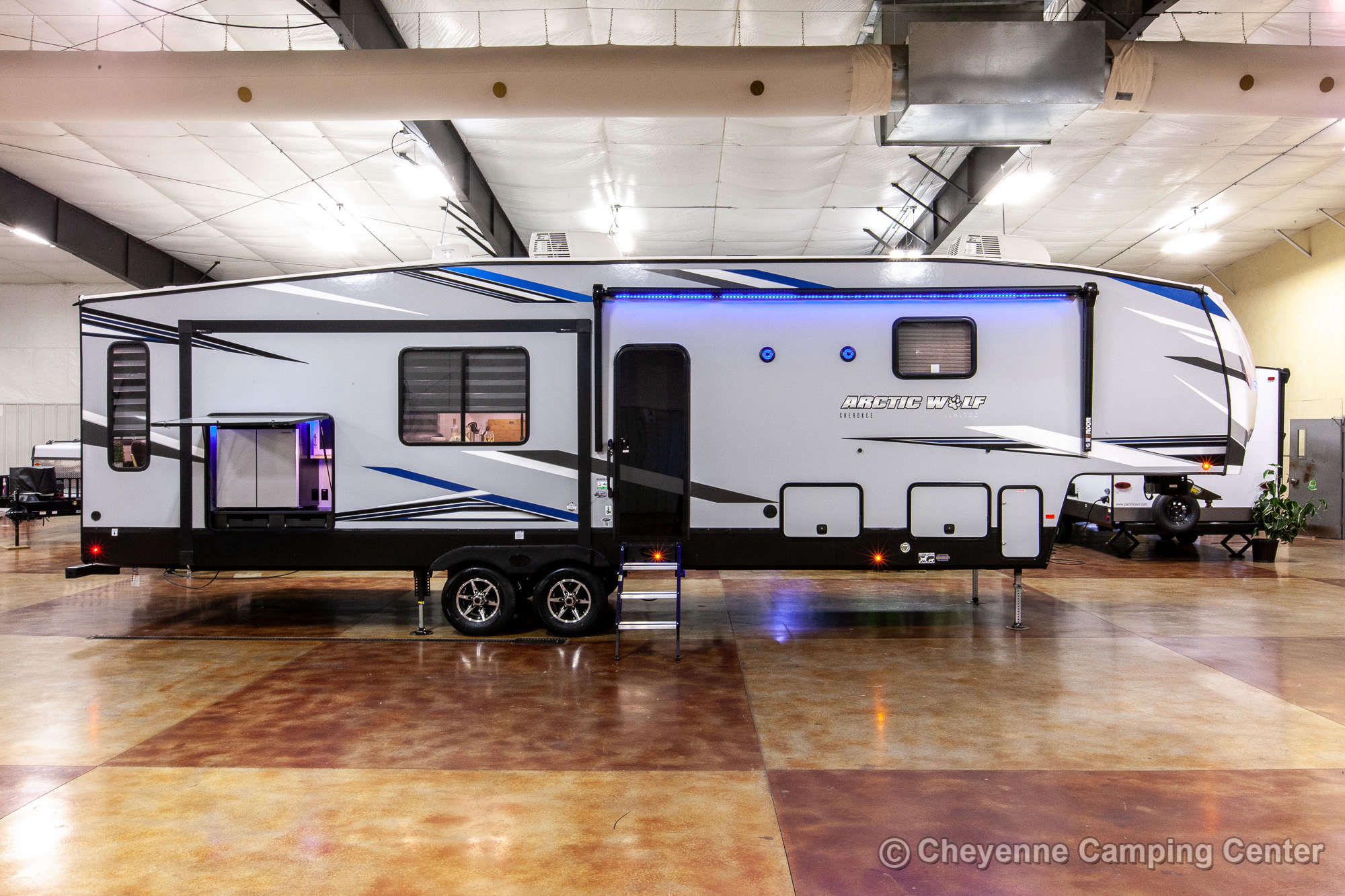 2022 Forest River Cherokee Arctic Wolf 3550SUITE Fifth Wheel Exterior Image