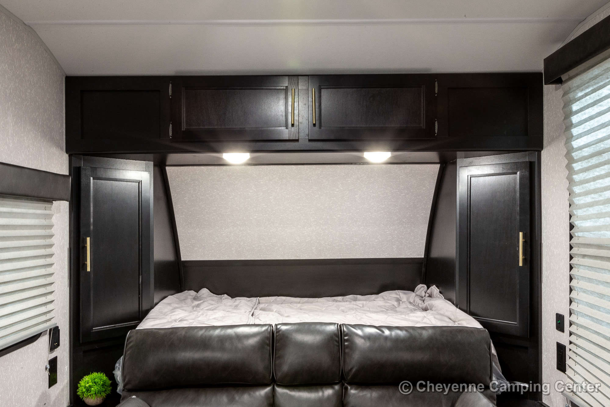 2022 Forest River Cherokee Wolf Pup 16FQ Travel Trailer Interior Image
