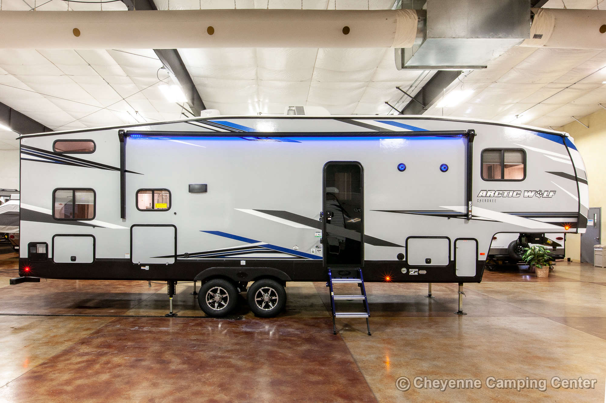 2022 Forest River Cherokee Arctic Wolf 287BH Bunkhouse Fifth Wheel Exterior Image