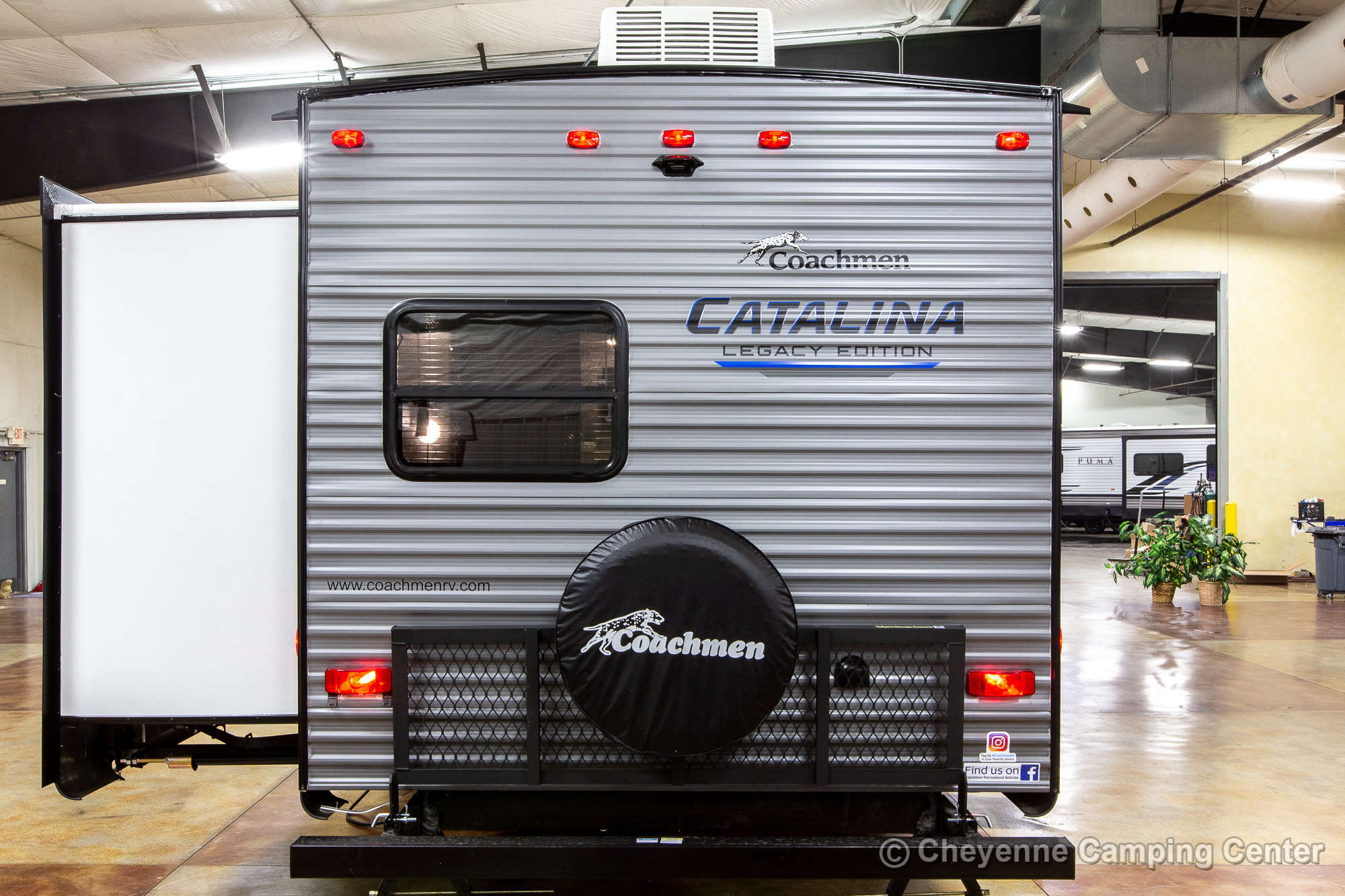 2022 Coachmen Catalina Legacy Edition 323BHDSCK Bunkhouse Travel Trailer Exterior Image